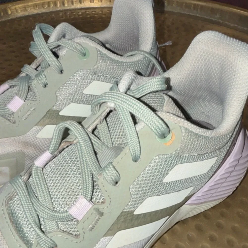 adidas Womens Terrex Green Lavender Solid Low Top Lace-Up Sneakers Sz 5